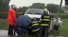 V Krnově se srazila DODÁVKA s VLAKEM! Řidič je zraněný