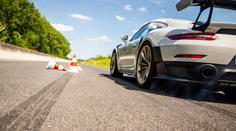 Tohle je adrenalin! Slavili jsme na okruhu za volantem porsche