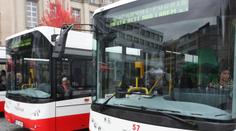 Středočeský kraj nebude rušit autobusy! Zastupitelé byli proti