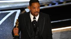 Herec Will Smith se omluvil za facku na Oscarech. Je mi trapně, kál se