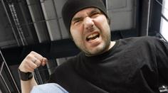 Hrozili důchodcům smrtí a vykradli jim dům