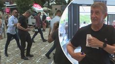 Nejdřív bílé kříže, pak zásah vejcem. Babiš u Prahy rozdával zmrzlinu