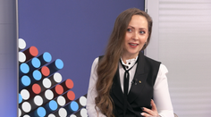 Plesová sezóna se blíží. Stylistka mluvila o půjčování šatů, a na kolik vyjde nová róba