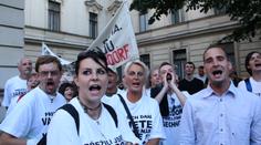 Obyvatelé Šluknova demonstrovali v Praze! Hádali se i s anarchisty