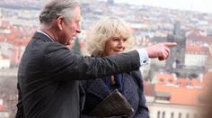 Princ Charles odjel v pondělí na Moravu, Camilla zůstala v Praze