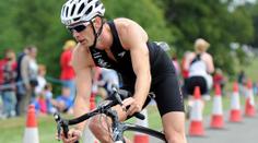 Button se nenudí. V přestávce F1 uspořádá svůj vlastní triatlon