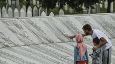 Srbové se bouří, za popírání genocidy v Srebrenici mohou jít do vězení
