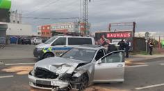 Zdrogovaný řidič zběsile ujížděl policii, na křižovatce smetl auto