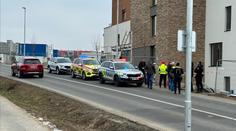 Tragická smrt v pražských Řeporyjích. Muž nepřežil pád z lešení domu