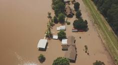 VIDEO: Spoušť po povodních v americkém státě Missouri