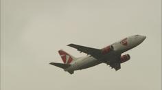 Omikron komplikuje leteckou dopravu. Aerolinky zrušily skoro osm tisíc spojů