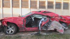 Dodge ve zběsilé rychlosti vážně havaroval. Mohlo jít o závod, policie hledá svědky