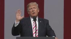 Trump prodává po kouskách své sako. Přidává je ke sběratelským kartičkám