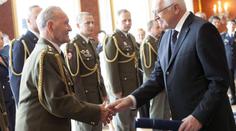 Klaus jmenoval šest nových generálů české armády
