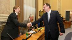Vládu zřejmě čekají další výměny ministrů, nejvíce nahnuté to má Dobeš