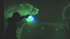 Schopnost, kterou má jen pár lidi na světě. Podívejte se, jak vypadá ''Light art'' v praxi