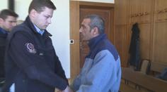 Syn nechodil do školy, soud poslal otce na deset měsíců za mříže