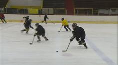 Hokejový klub v Brně náhle skončil. Na desítky tisíc za členství lidé marně čekají