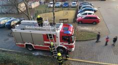 Hasiči vyjeli zachránit 95letou stařenku, ta je raději ignorovala u televize