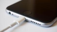 Vybíjí se vám rychleji iPhone? Odborníci vysvětlili proč a poradili, co dělat