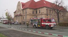 V Chomutově vzplála ubytovna, 70 lidí utíkalo před plameny a kouřem