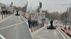 Pravidlo, které řidiči nechápou. Zoufalí tramvajáci je musí vyhánět ze zastávek