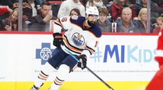 Zkrat v NHL! Khaira brutálně složil soupeře krosčekem do hlavy