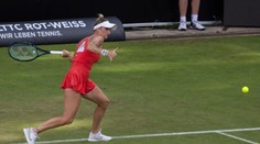 Další špatné zprávy před Wimbledonem. Vondroušová po pádu vzdala zápas