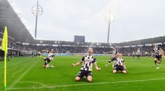 Lepší premiéru na novém stadionu si Hradec nemohl přát. Dynamu nadělil 5 gólů