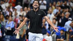 Spojené státy mají po 18 letech finalistu US Open, světovou jedničku vyzve Fritz