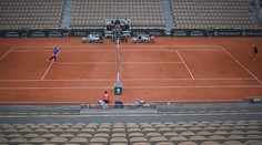 Problémy v Paříži. Odložené Roland Garros trápí chladné počasí
