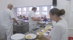 Tripartita jednala o platech nepedagogů. Řešením by mohla být zaručená mzda