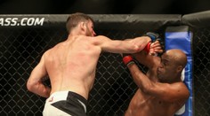 Dlouho jsem bojoval skoro slepý, šokoval šampion UFC a vyndal umělé oko