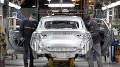 Renault prý v Rusku definitivně končí. Továrny i značku Lada nechá Moskvě za jediný rubl
