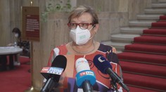Vláda zvažuje nouzový stav, Svrčinová je pro povinné očkování. ANKETA