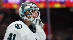 Další český trejd v NHL. Brankář Vaněček opouští San Jose