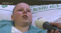 Chlapce zasáhl blesk přímo do ramene. Přežil zázrakem