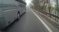 Autobusák šíleným manévrem ohrozil 36 dětí! Hrozí mu až 8 let