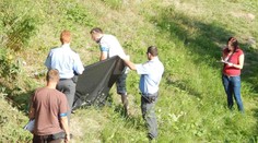 HROZIVÝ NÁLEZ: U řeky našli tělo ženy. Zřejmě ji někdo zavraždil