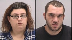 Pár si užíval sex na parkovišti, v autě měl šestiletého syna
