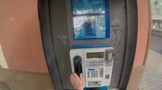Telefonní budky se přežily, do konce roku jich tisíce půjdou do šrotu