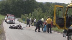 Motorkářů i cyklistů jsou plné silnice i v nouzovém stavu. A přibývá tragédií