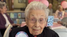 Žena oslavila 112. narozeniny.  Z jejího receptu na dlouhověkost se tají dech