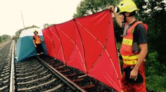 NOVÁ FAKTA: Dívka (†3) vypadla z jedoucího rychlíku dveřmi!