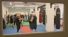 VÍKEND: Čeští senioři se učí boxovat a žonglovat