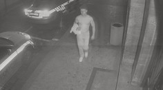 Opilý muž v Praze ničil jedno auto za druhým. Většina z nich patřila policistům