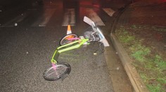Policisté na Trutnovsku řeší srážku auta a ženy na koloběžce. Žádají svědky o pomoc