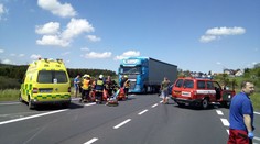 Tragédie na silnicích! Při dvou hromadných nehodách zemřeli tři lidé