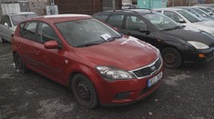 V Pardubicích se dražila odstavená auta. Nové majitele má více než polovina