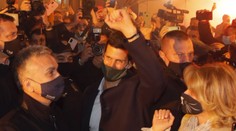 VIDEO: Bouřlivé oslavy! Djokovič v davech lidí pandemii navzdory